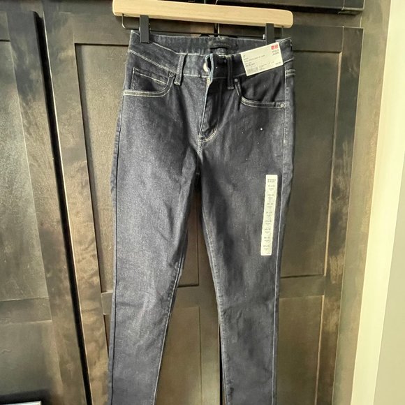 Uniqlo Navy Ultra Stretch Curvy Fit 